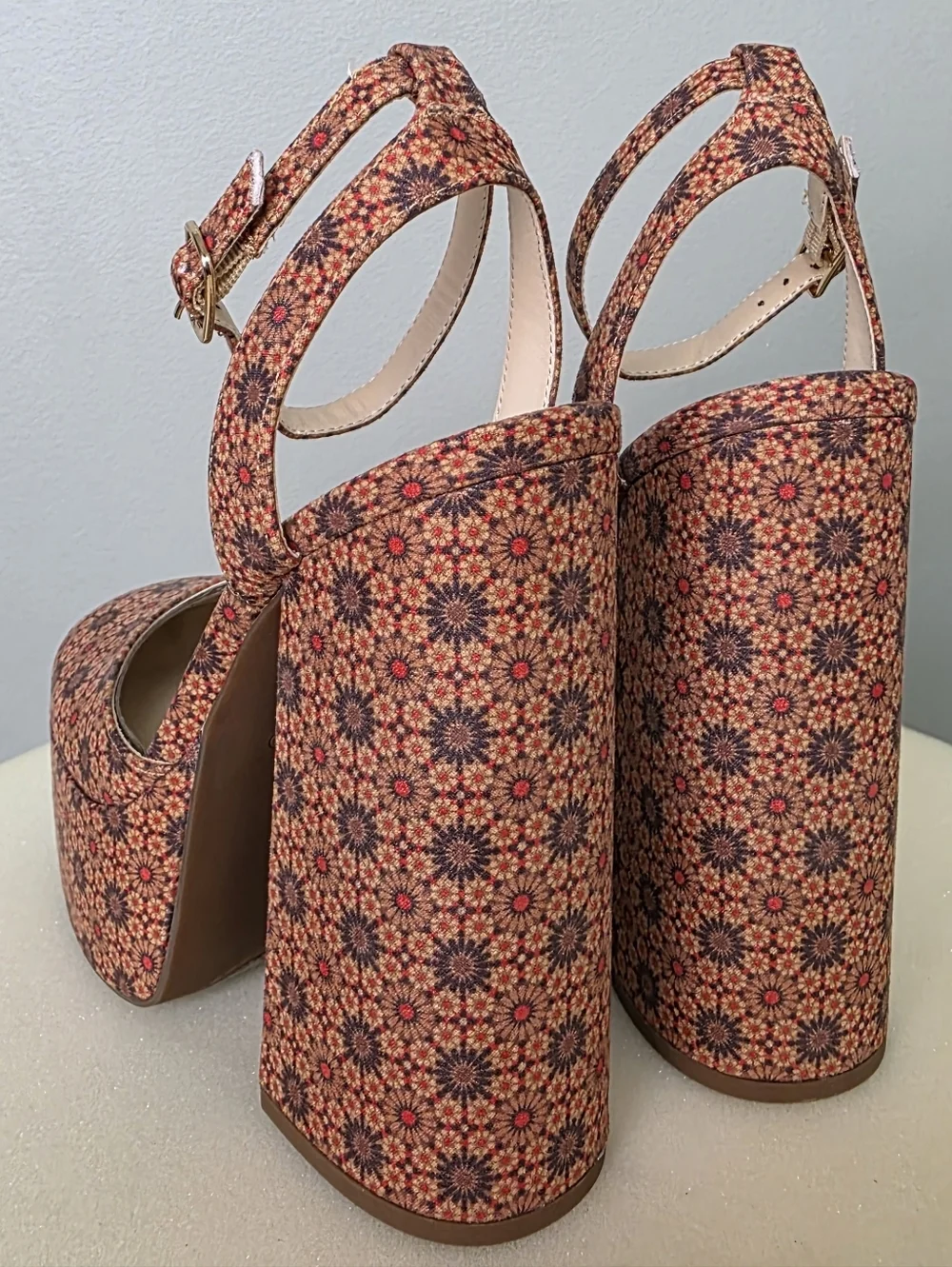 Jessica Simpson Skilla Floral Platform Pumps, Boho Geometric Print, Size 7.5 NEW